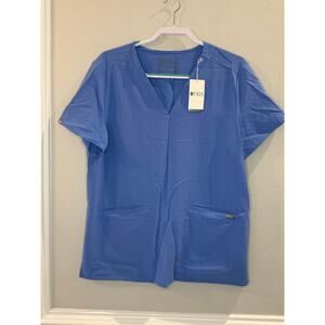 FIGS Technical Collection NWT Blue Three Pocket Scrub Top Sz XL Short Sleeve